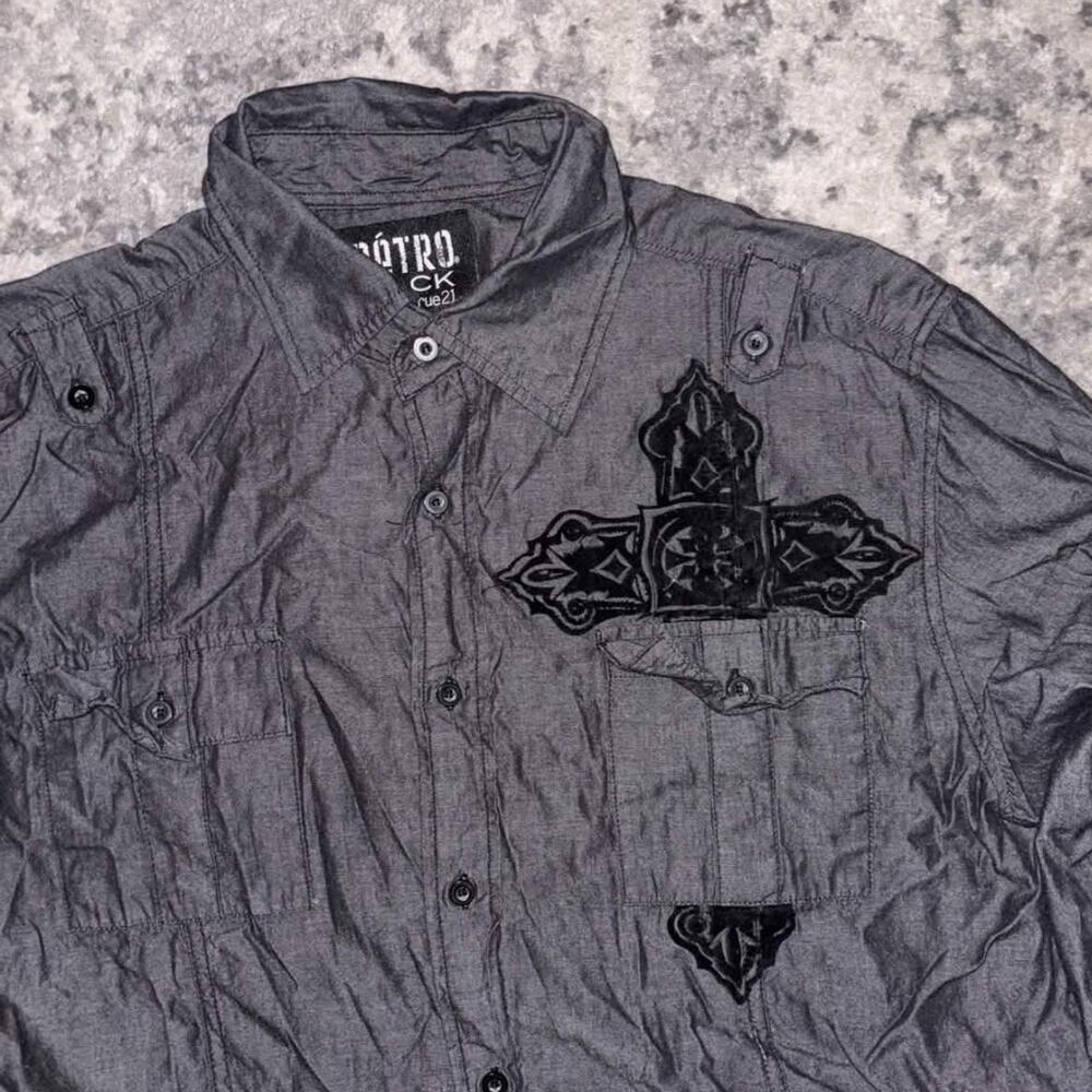 Y2K Metro Black Rue21 Felt Cross Button-Up Shirt
